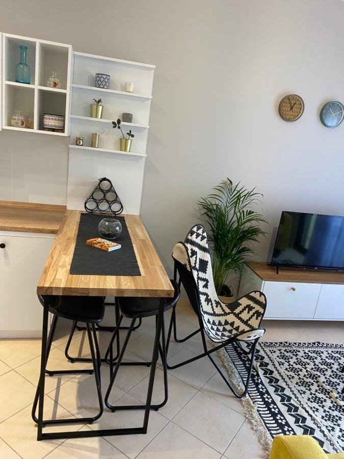 Cheerful 2-Bedroom Apartment In Golem Golem  Zewnętrze zdjęcie
