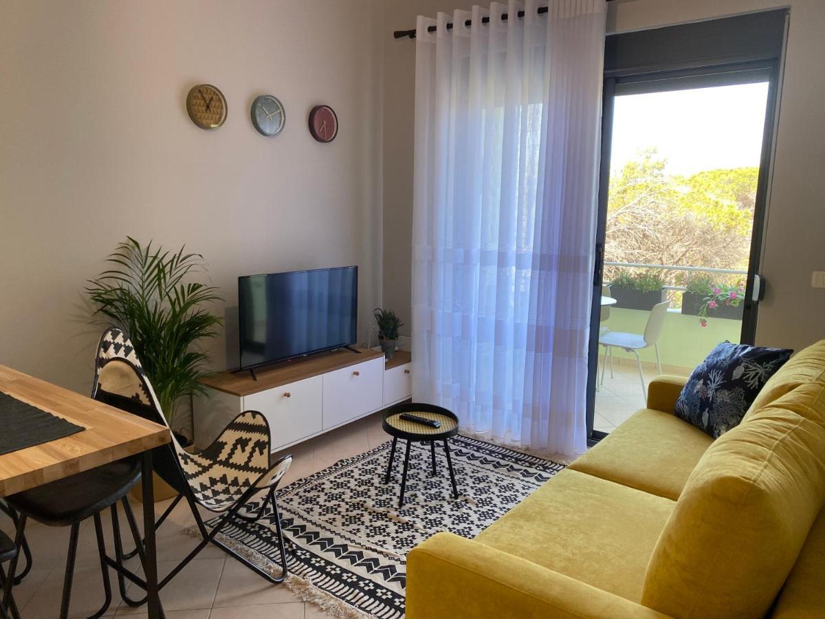 Cheerful 2-Bedroom Apartment In Golem Golem  Zewnętrze zdjęcie