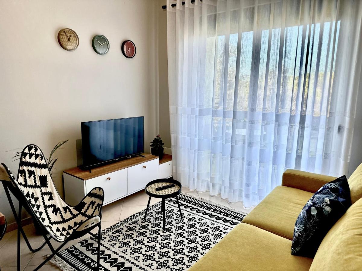 Cheerful 2-Bedroom Apartment In Golem Golem  Zewnętrze zdjęcie